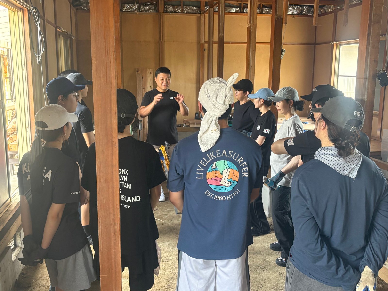 센터 공사를 위해 모인 한양교회 단기팀